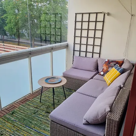 Cozy Two-room In A Location In Pasila 아파트 *